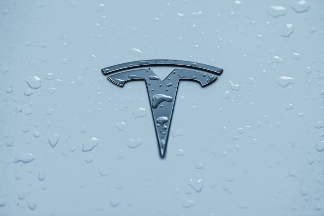 Tesla Redefines AI Strategy: Dojo Team Shutdown | Justo Global