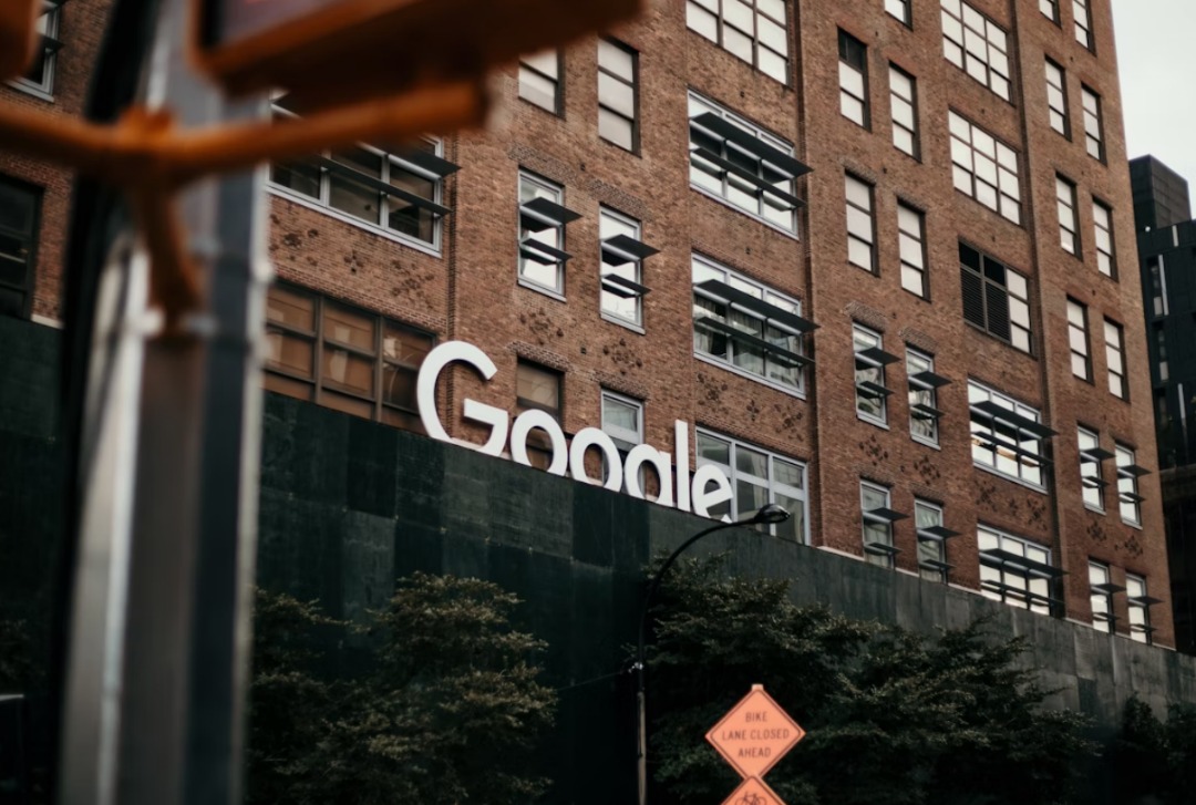 Direct Threat: ChatGPT's Impact on Google's Search | Justo Global