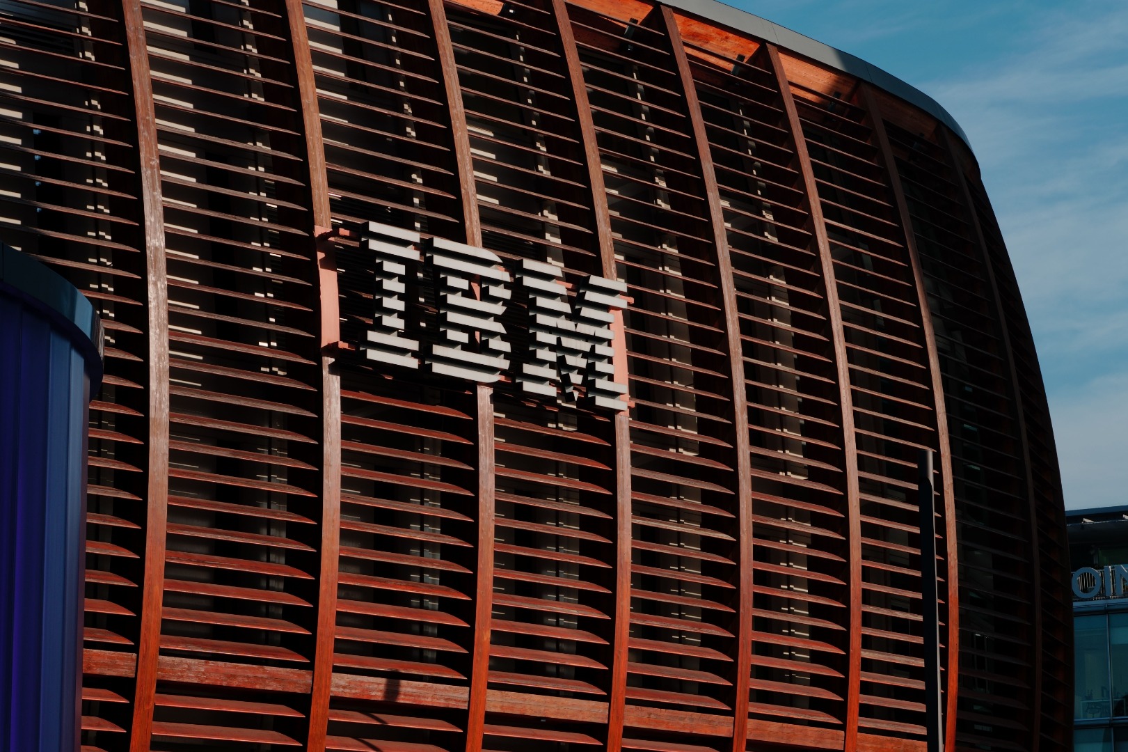 IBM Debuts World First Sub 1 Nanometer Chip Technology | Justo Global
