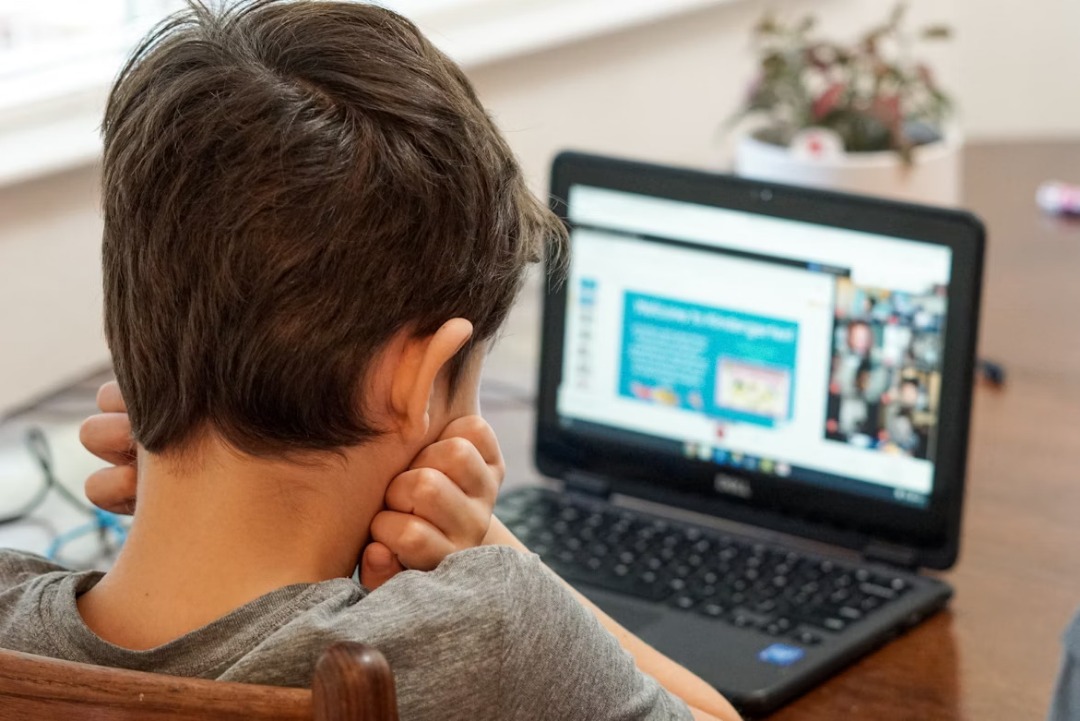 Meta Supports EU's 'Digital Majority Age' for Online Child Safety | Justo Global