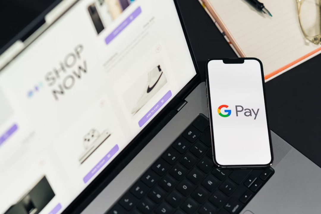 Zoho Enters Payment Solutions: Challenges GPay & Co. | Justo Global