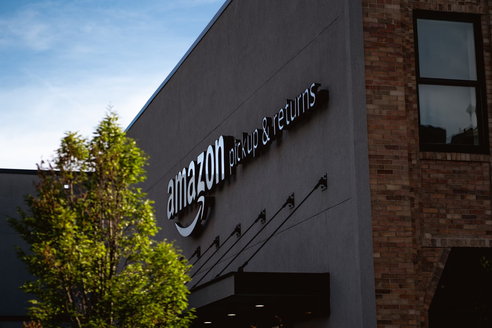 Amazon's $20B PA Investment Boosts AI Tech | Justo Global