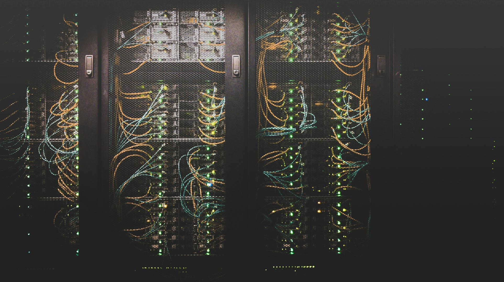 Trump ban Chinese optical transceivers in data centers | Justo Global