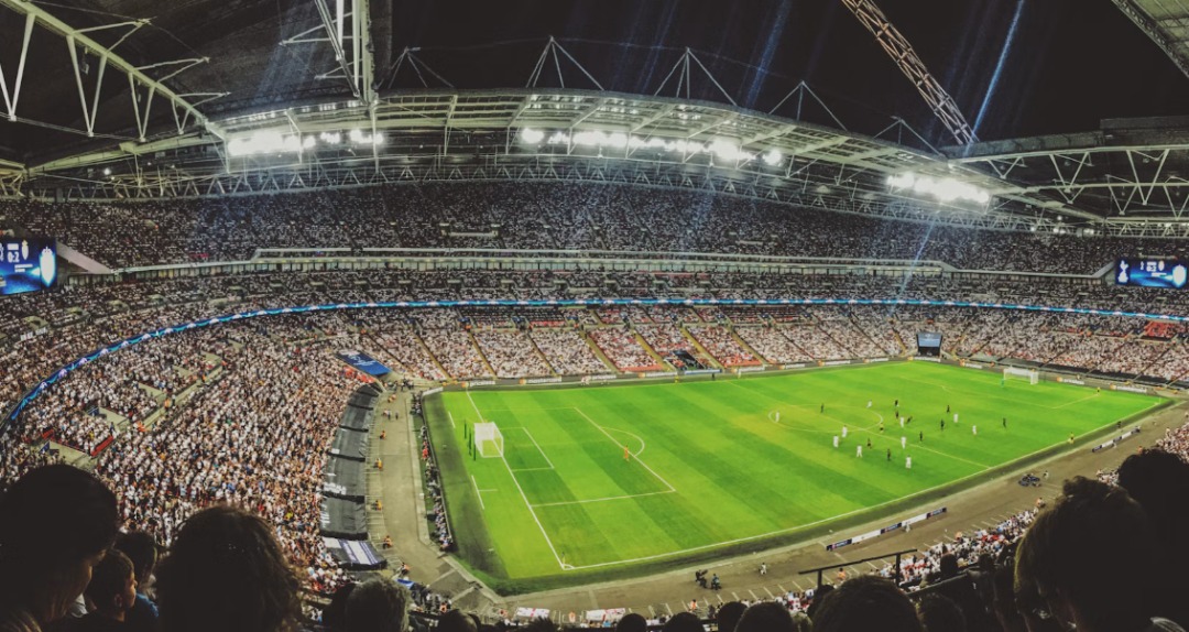 Salesforce brings AI-powered fan support to Tottenham | Justo Global