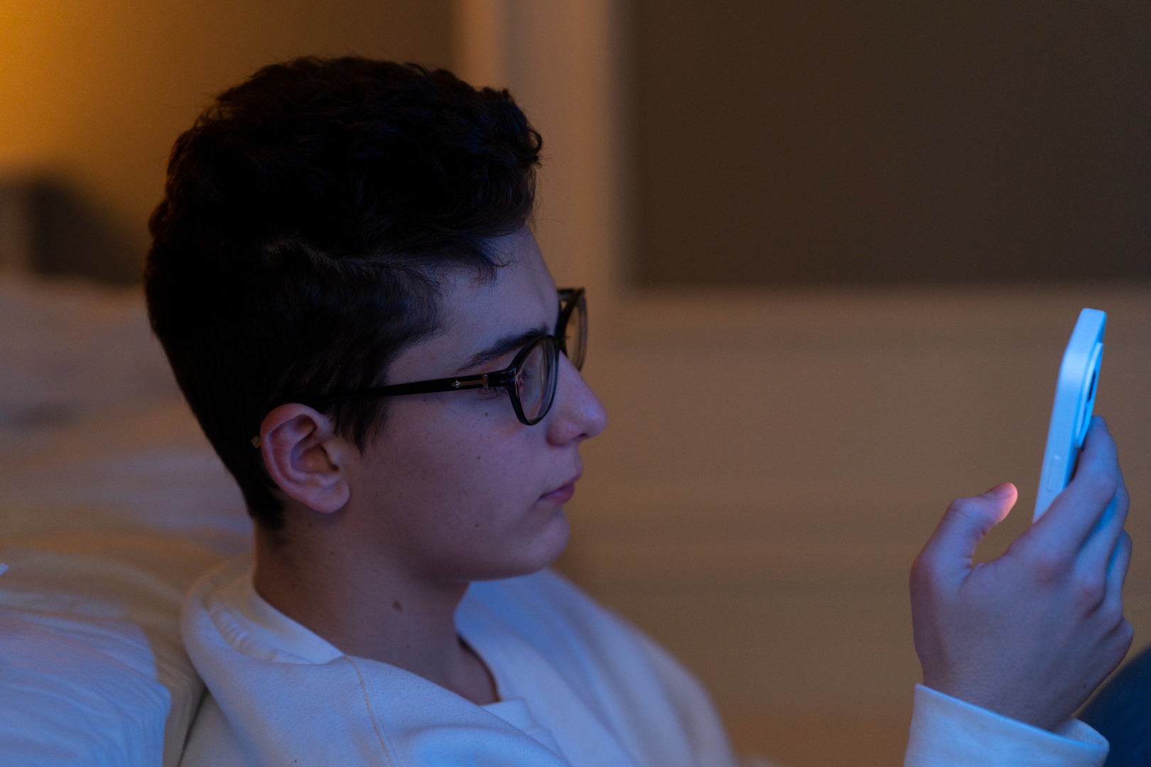 Meta adds new teen safety limits to Instagram and Facebook | Justo Global