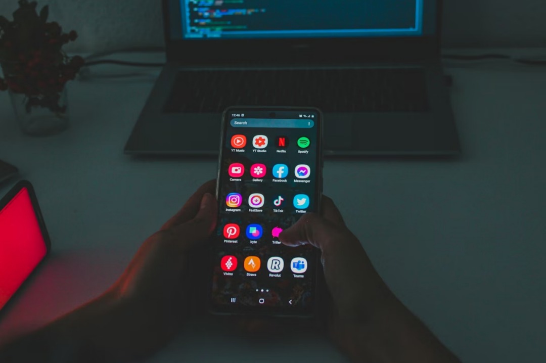 Ant Group Launch: AI | Builds Apps in 30 Apps | Justo Global