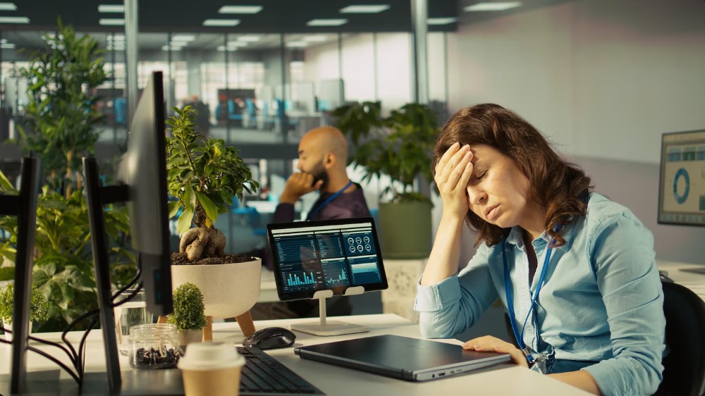 AI agent fires human employee after repeated lateness | Justo Global