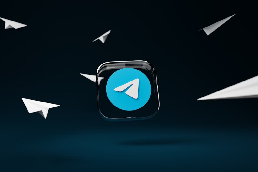 Russian Influencers' Success on Telegram Amid Bans | Justo Global