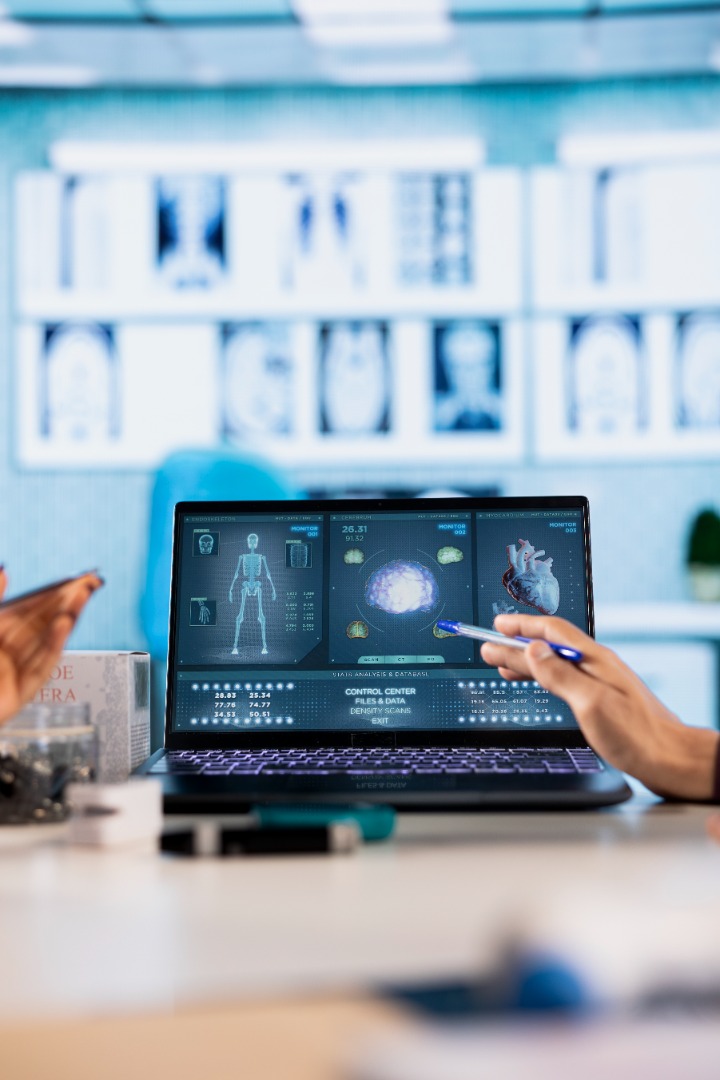 Laptop, PC UX: Enhance with Advanced Detection Tech | Justo Global 