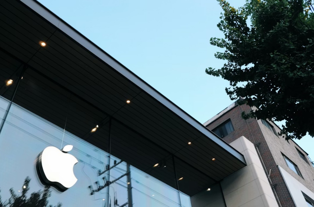 Apple's New AI Chief: Former Microsoft, Google Exec | Justo Global