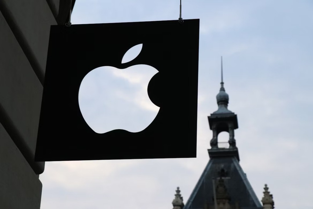 First Apple Store Closure in China Amid Retail Downturn | Justo Global