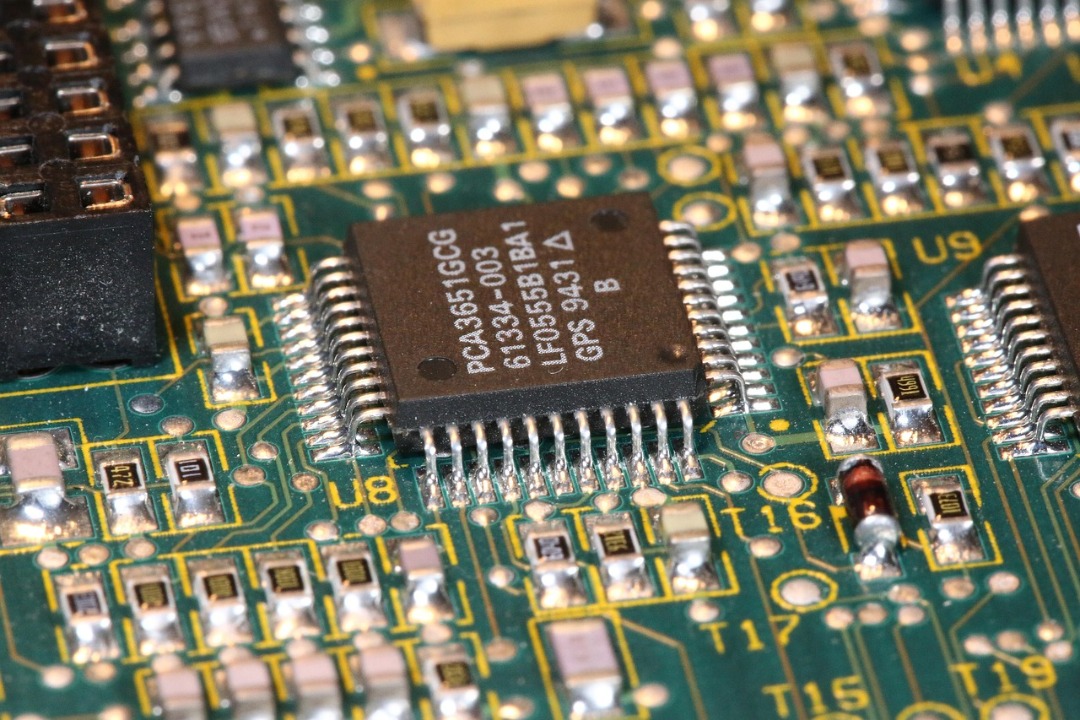 US Halts Chip Design Software Exports to China | Justo Global