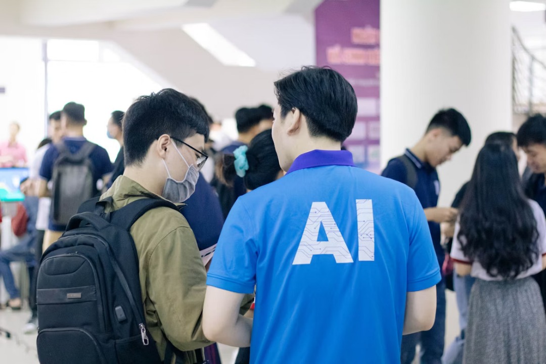 Apple AI Experts Join Meta's Superintelligence | Justo Global