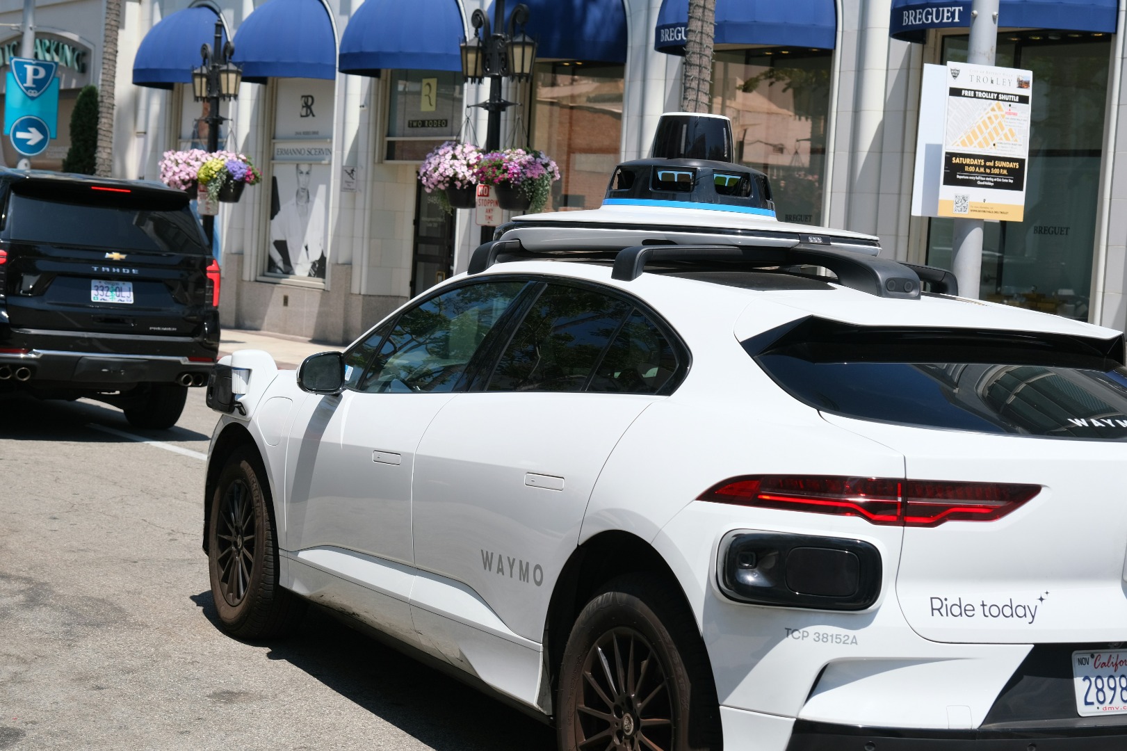 Waymo to launch autonomous ride-hailing in Madrid next year | Justo Global