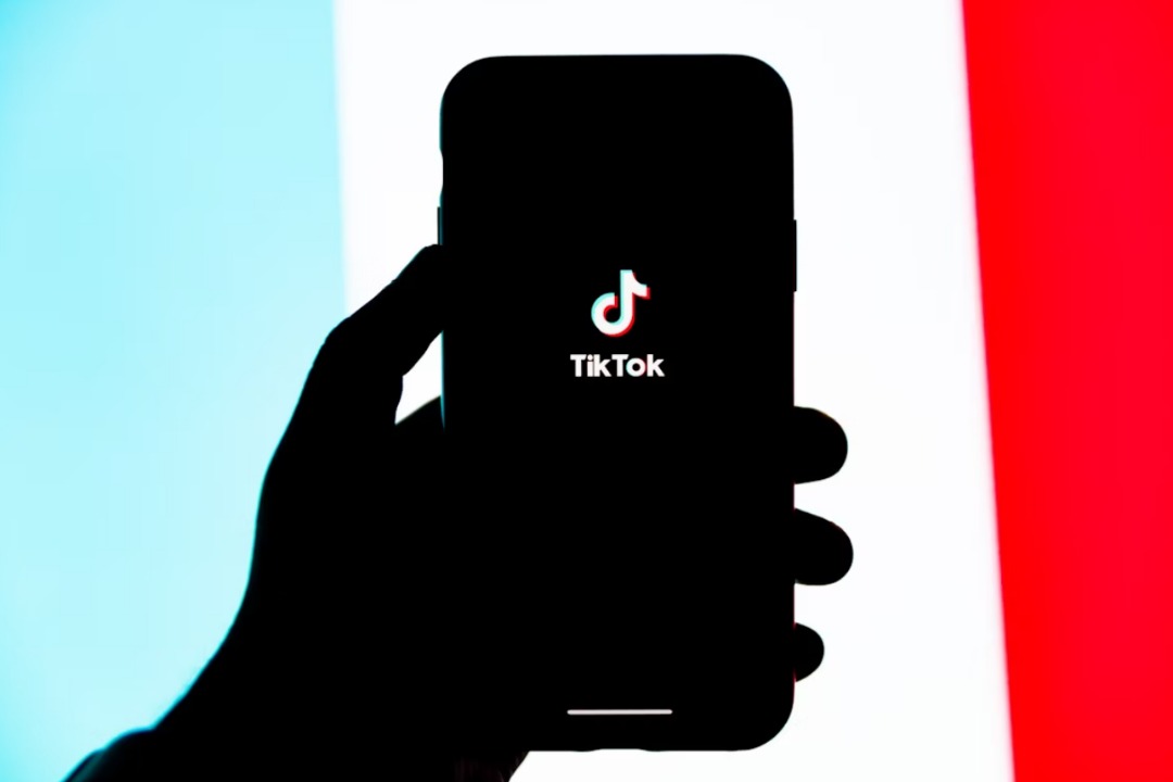 TikTok's Strategic App Upgrade: US Sale Imminent | Justo Global