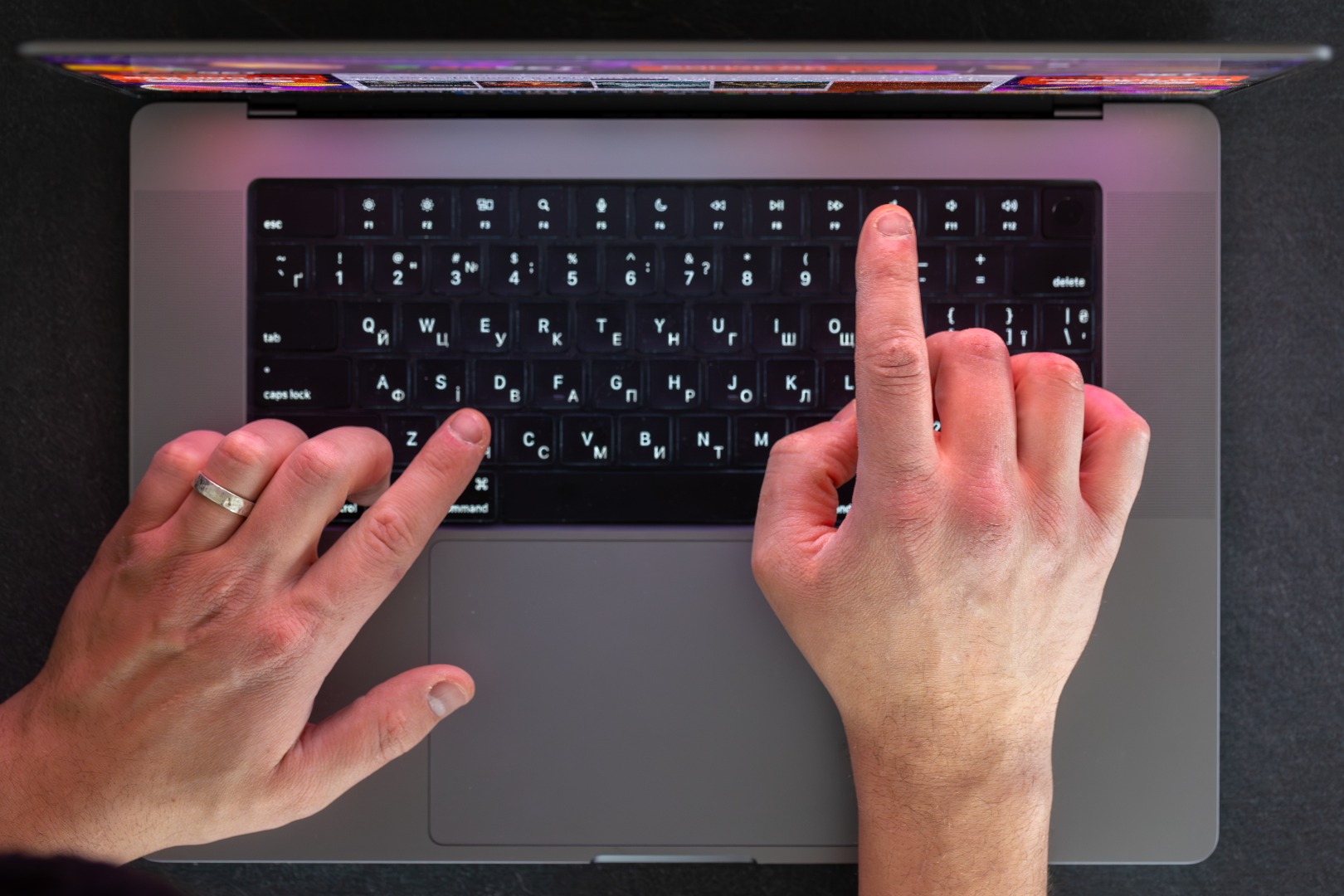 Google SL2T AI converts sign language to text on Pixel 11 | Justo Global