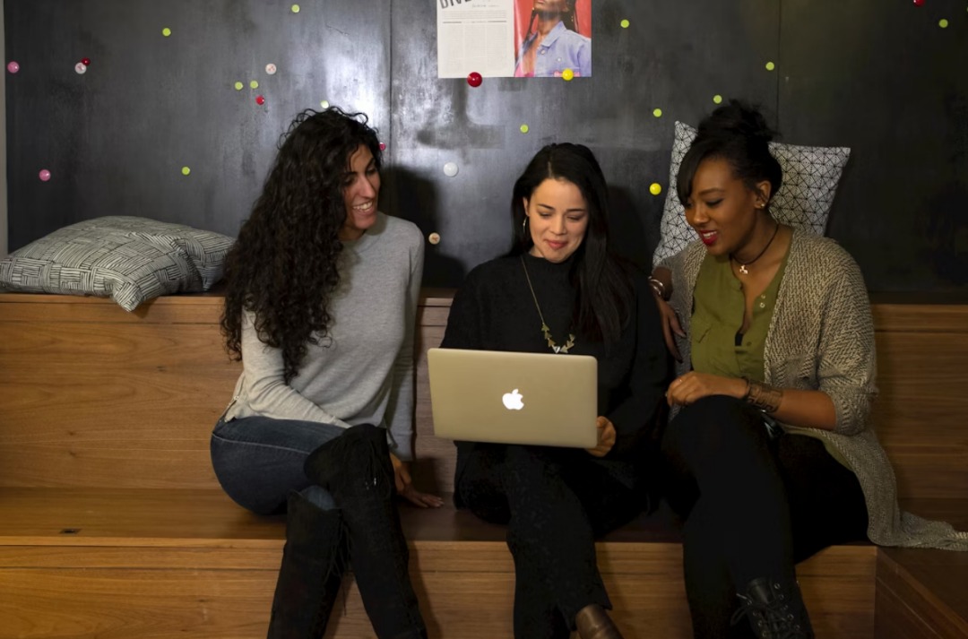 Infosys: 900 Women back to Tech in a Year | Justo Global    