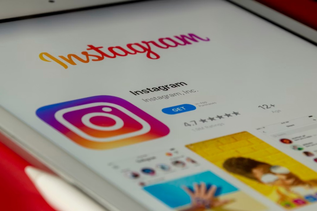 Instagram's New Privacy Update: Alerting Users: Saves their Stories | Justo Global   
