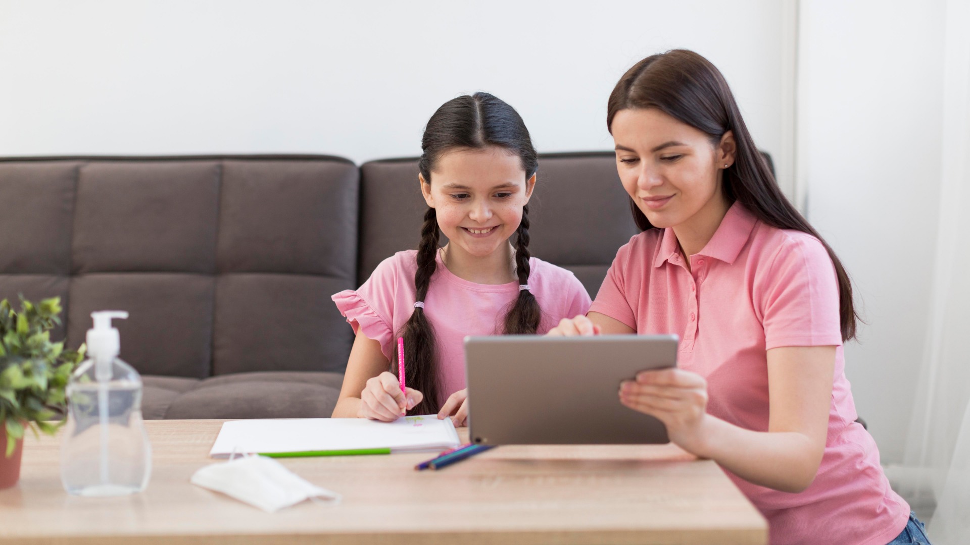 Texas Teens' App Downloads Mandated by Apple From 2026 | Justo Global