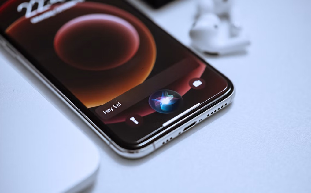 Apple’s iOS 27.2 gives Siri AI a memory and five more languages | Justo Global