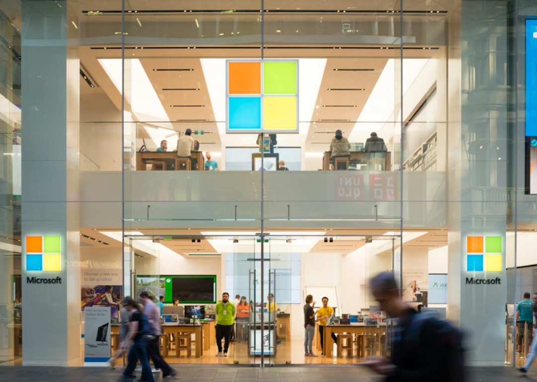 Will Bill Gates' Views on Tesla Cost $10B | Justo Global