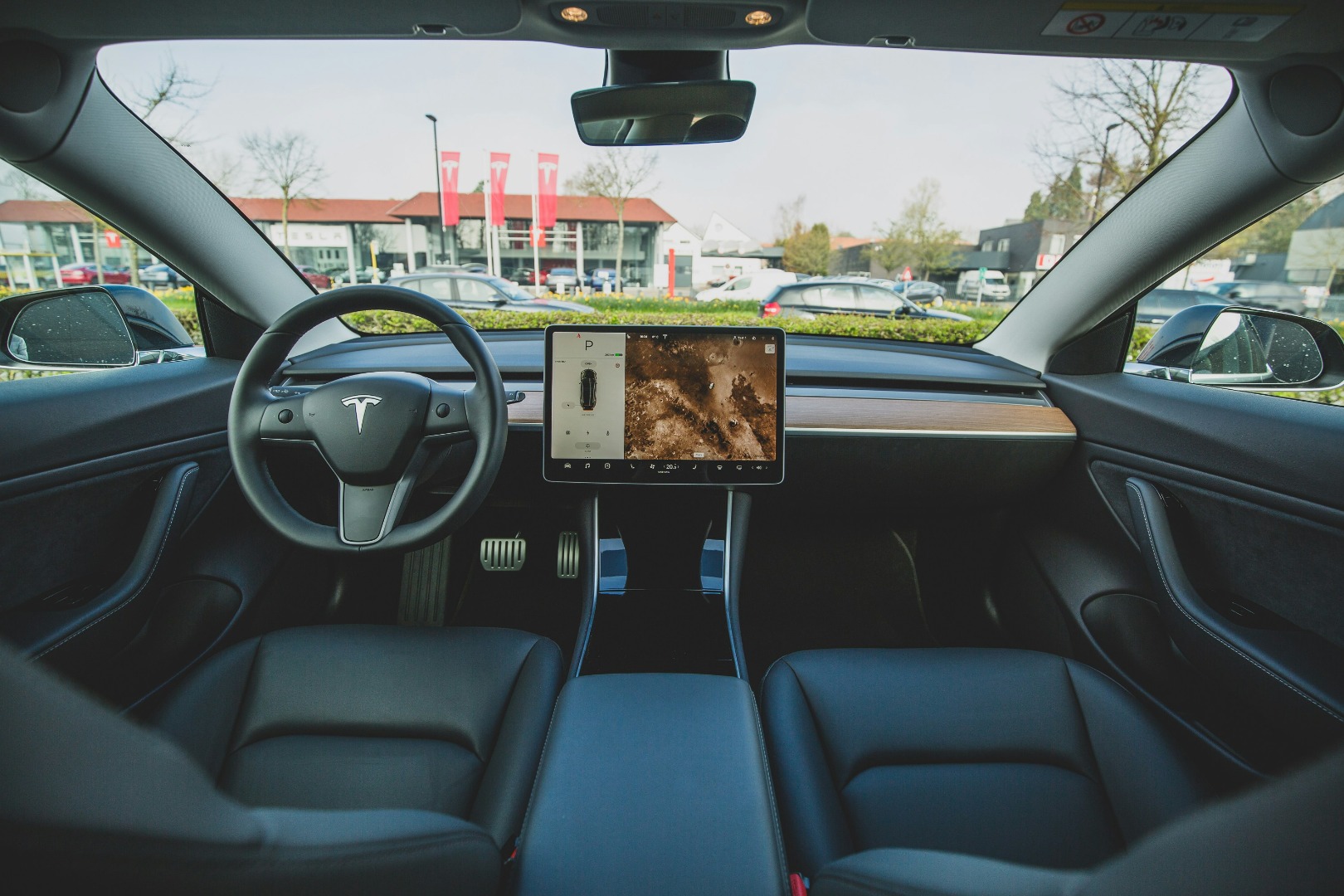 Tesla Cybercab Gets Built-In Starlink V5 | Justo Global