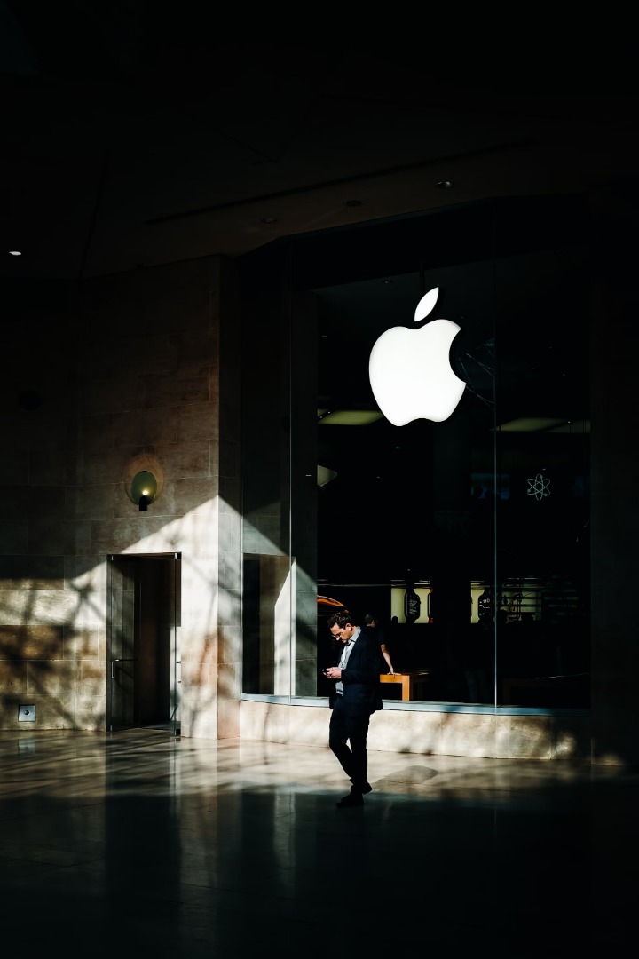 Apple's AI Chief Ke Yang Joins Meta | Justo Global