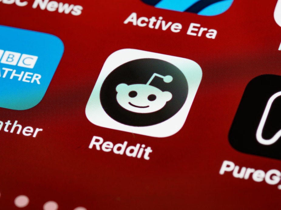 Reddit TikTok style audio video posts are now being tested | Justo Global