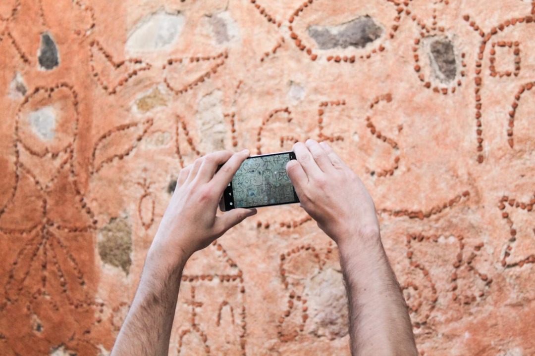 Unveiling History: AI Decodes Ancient Roman Texts | Justo Global
