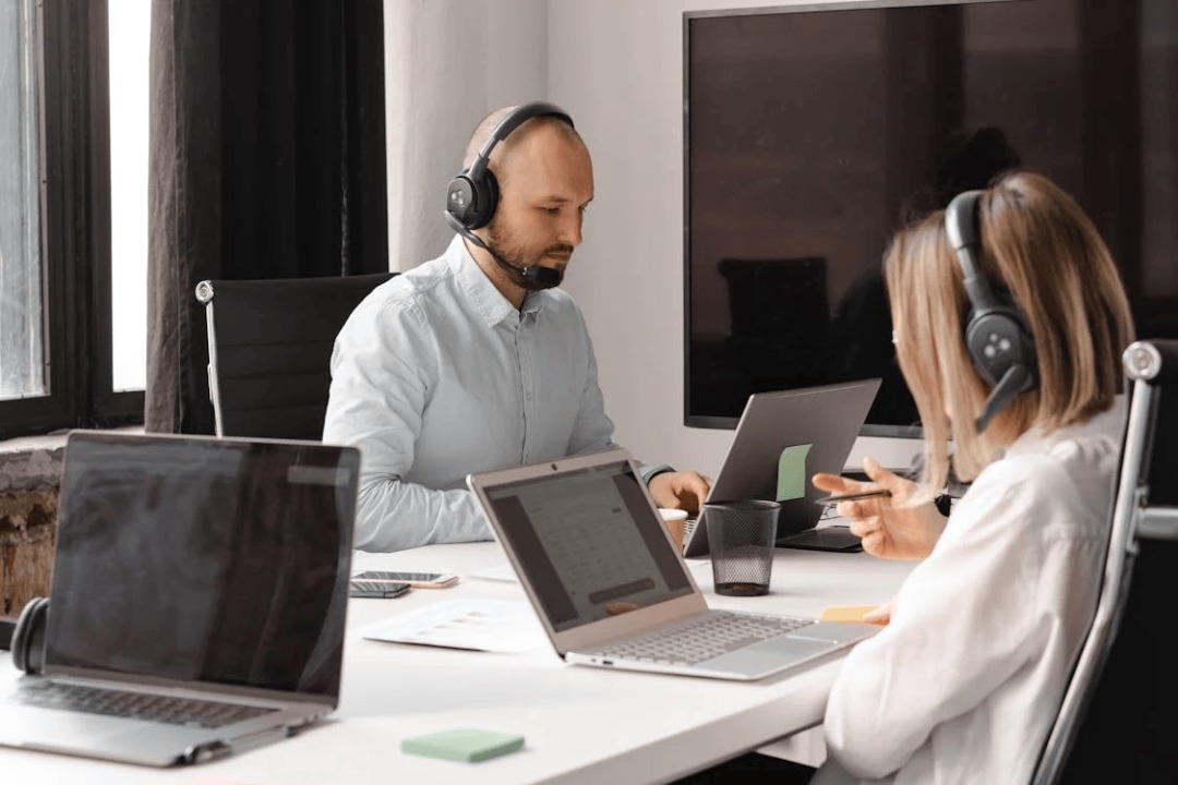 Oracle Launches AI Sales Assistant Agents| Justo Global