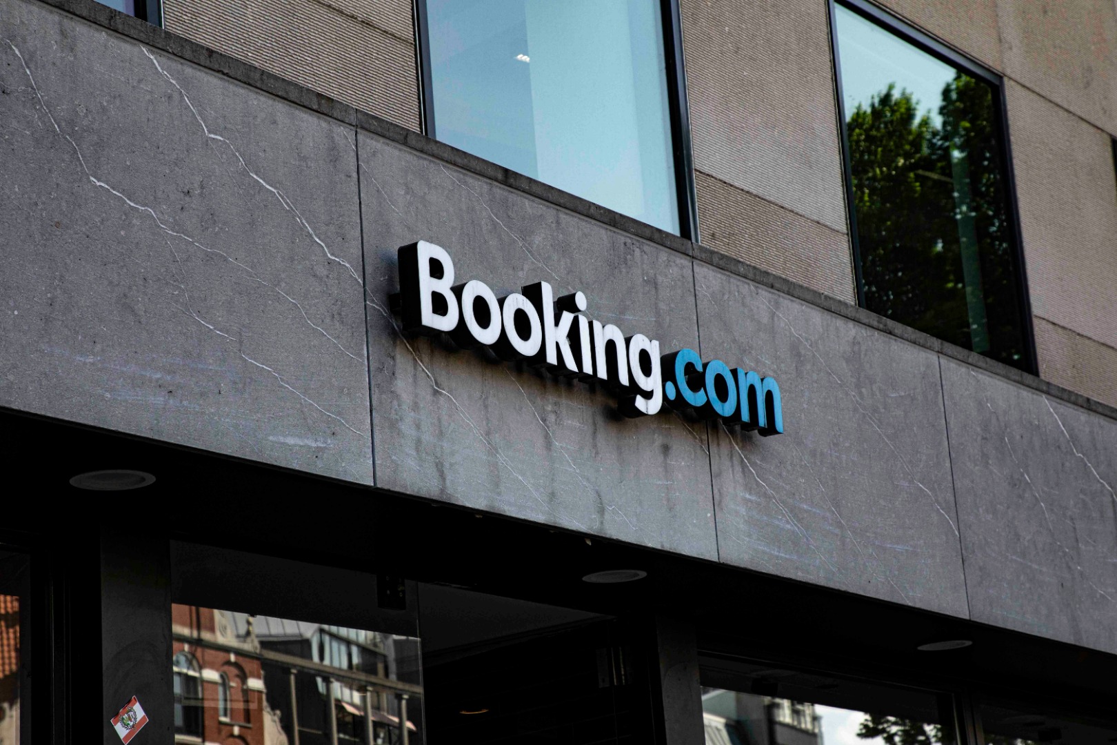 Booking.com Warns Of Possible Data Breach | Justo Global 