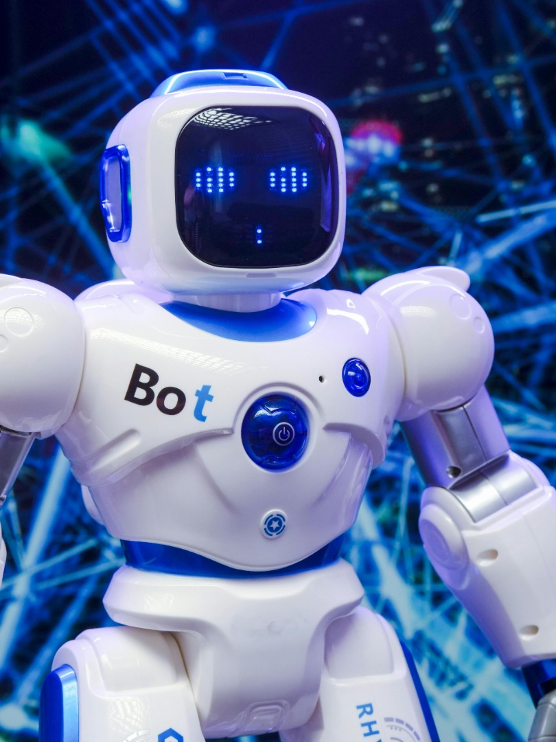 China Deploys AI Robot Police | Justo Global 